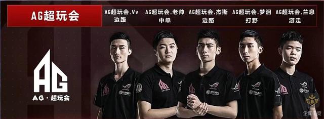 他的领导下